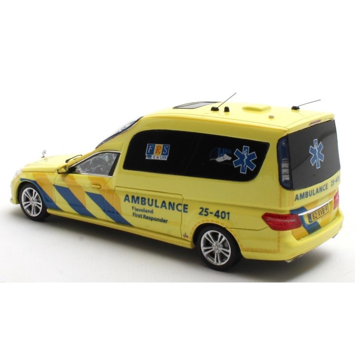 MATRIX MX41302-272 Mercedes E250D VF212 Ambulance Flevoland First Responder
