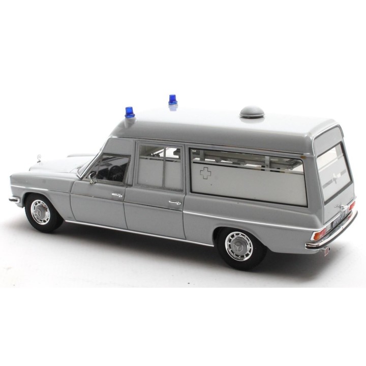 MATRIX MX41302-281 Mercedes-Benz V114 Visser Ambulance 1969 - 1973