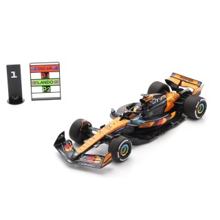1:18 SPARK 18S1008 McLaren MCL39 n°4 Oscar Piastri Winner Shanghai 2025 %