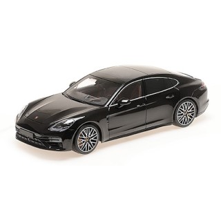 1/18 MINICHAMPS 113061076 Porsche Panamera Turbo S 2020
