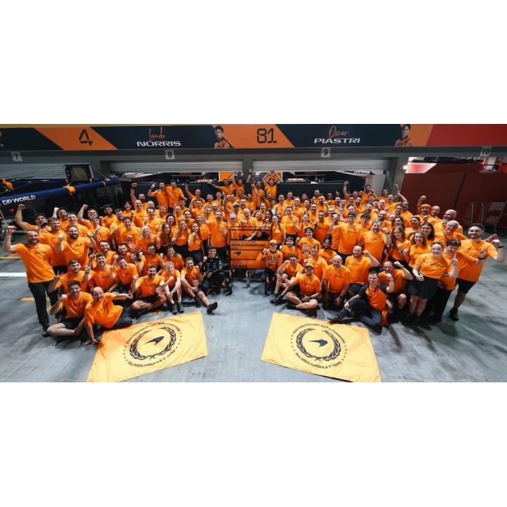 SPARK S9590 Box McLaren MCL39 n°4 & n°81 Formula 1 Constructors' Champion 2025 %