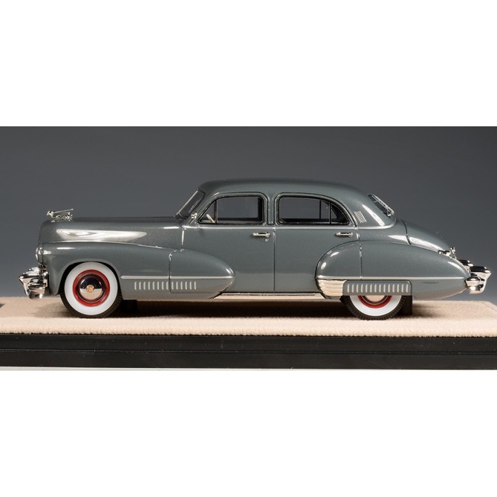 STAMP STM42214 Cadillac Sixty Special 1942 %