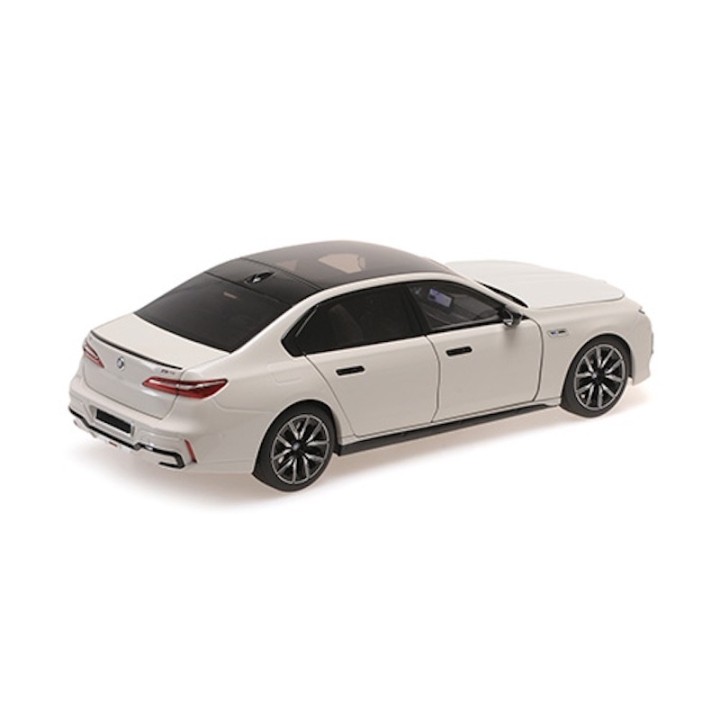 1/18 MINICHAMPS 110023702 BMW i7 M70 (G70) 2024