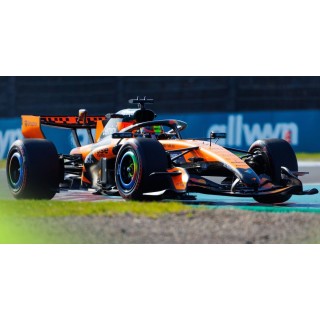 SPARK S9379 McLaren MCL40 n°81 Oscar Piastri Suzuka 2026 %