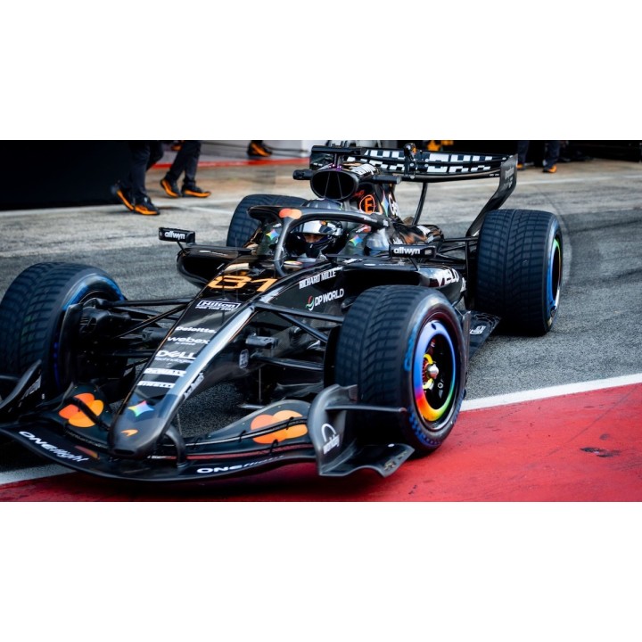 SPARK S9393 McLaren MCL40 Oscar Piatri Barcelona Pre-Season Shakedown 2026 %