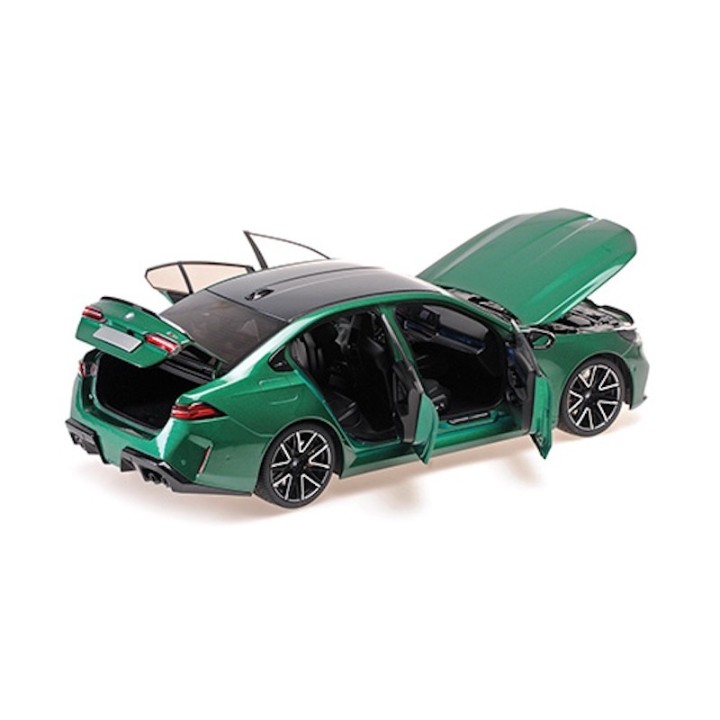 1:18 MINICHAMPS 110023800 BMW M5 2024
