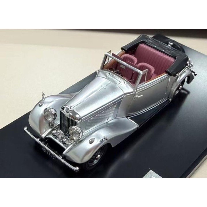 MATRIX MX50201-182 Bentley 4¼ Litre DHC Vanden Plas 1939 %